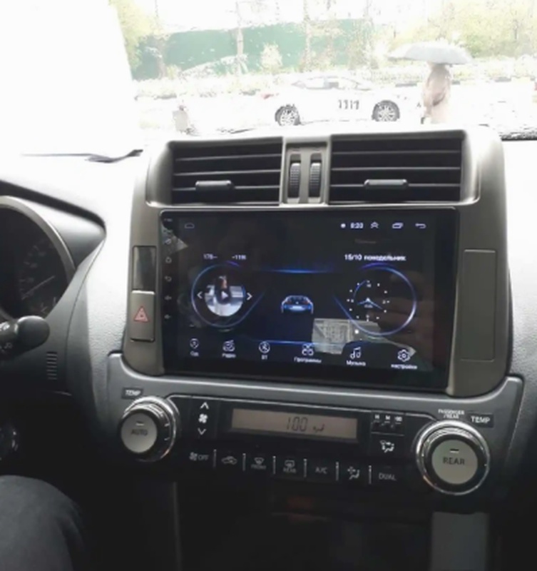 Штатный монитор от Toyota Prado